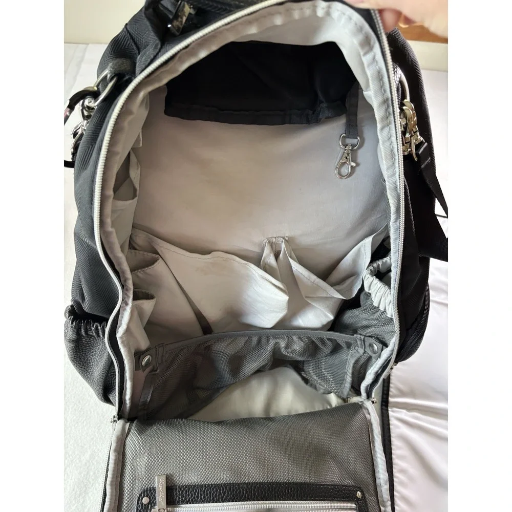 Itzy Ritzy Boss Backpack Diaper Bag Jetsetter‎ Black Vegan Leather Dust Bag